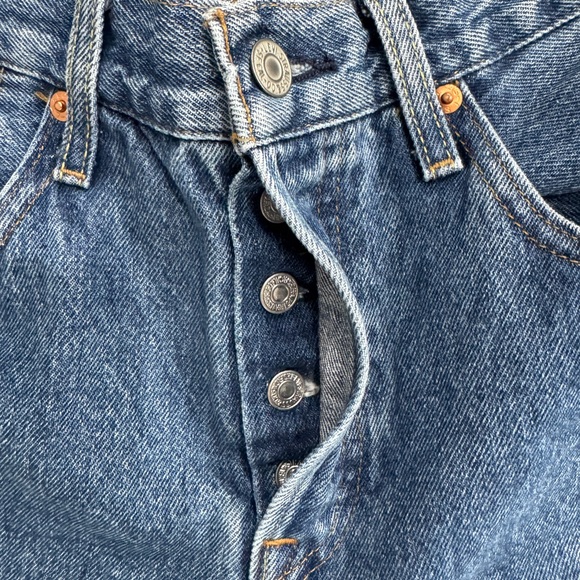 Levi’s 501 Original Fit Women’s Jeans W27 L30 in “Shout Out Stone - Medium Wash” - Picture 7 of 7